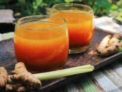Membuat ramuan jamu kunyit asam mudah dan murah