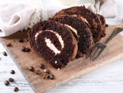 Membuat Bolu Gulung Cokelat Oven Manis Dan Sehat
