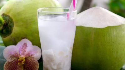 es buah kelapa muda